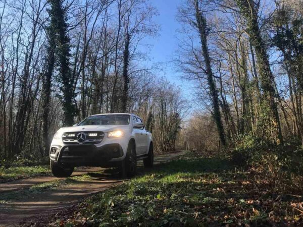 MERCEDES X-CLASS (2017+) - Sada pro osvětlení do mřížky chladiče