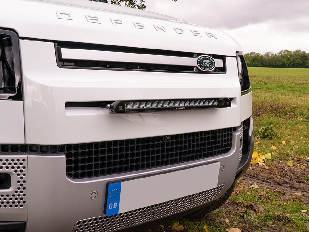Land Rover Defender (2020+) - Sada pro LINEAR-18 do mřížky chladiče