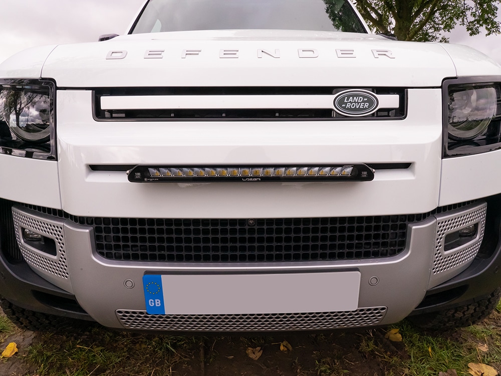 Land Rover Defender (2020+) - Sada pro LINEAR-18 do mřížky chladiče