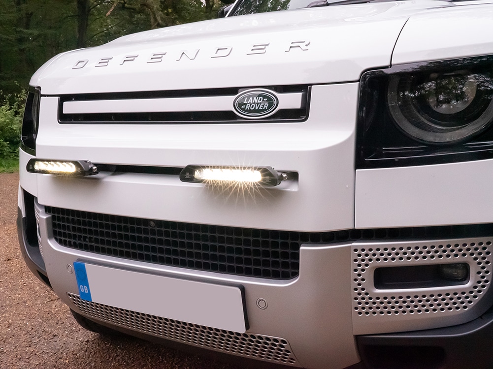 Land Rover Defender (2020+) - Sada pro LINEAR-6 do mřížky chladiče