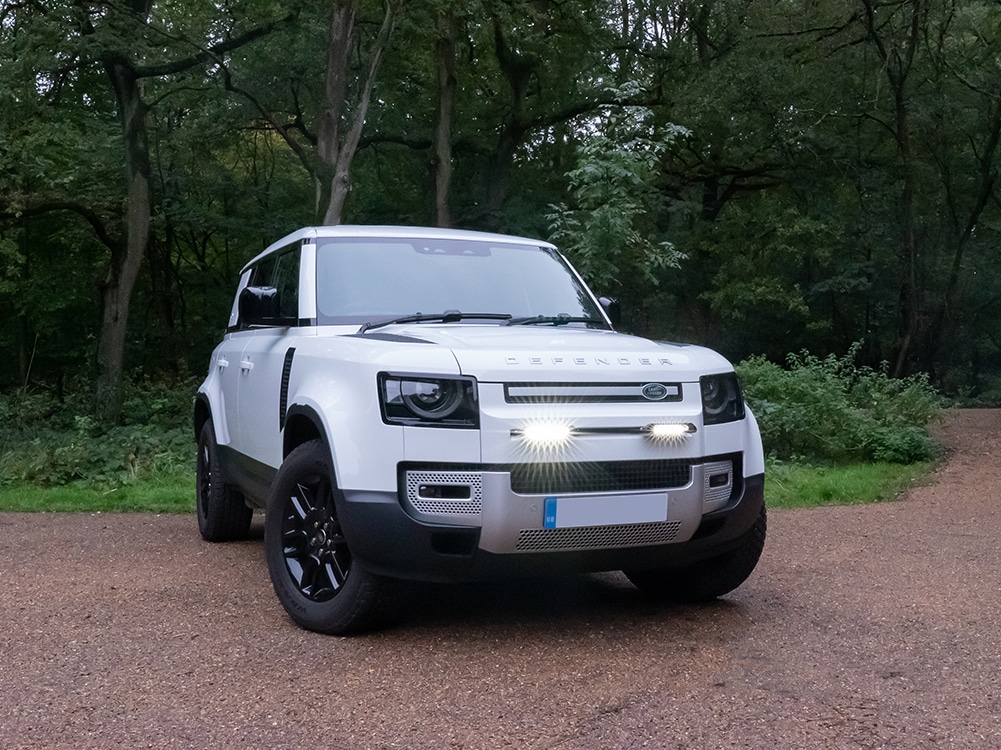Land Rover Defender (2020+) - Sada pro LINEAR-6 do mřížky chladiče