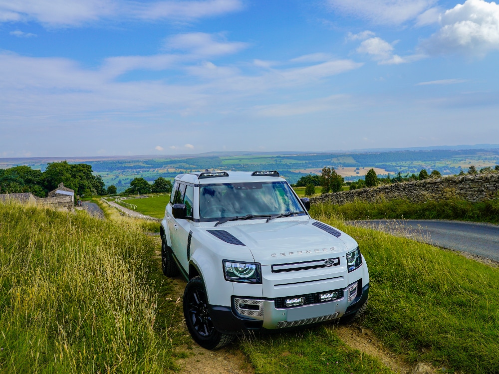 Land Rover Defender (2020+) - Střešní držáky světlometů