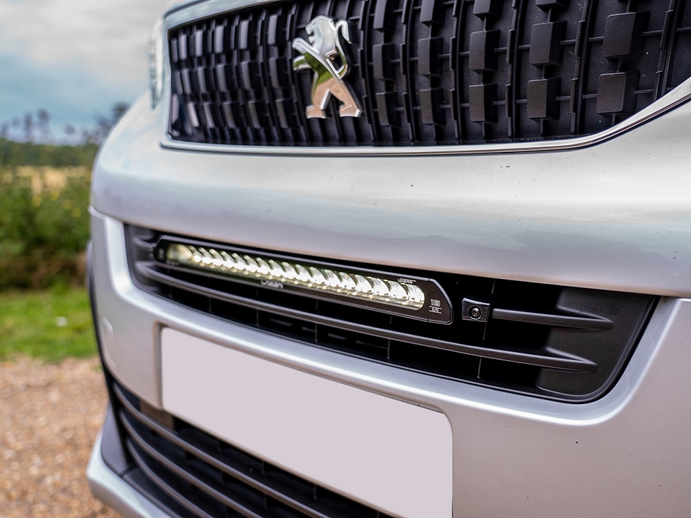 Peugeot Expert (2016+) - Sada pro osvětlení do mřížky chladiče