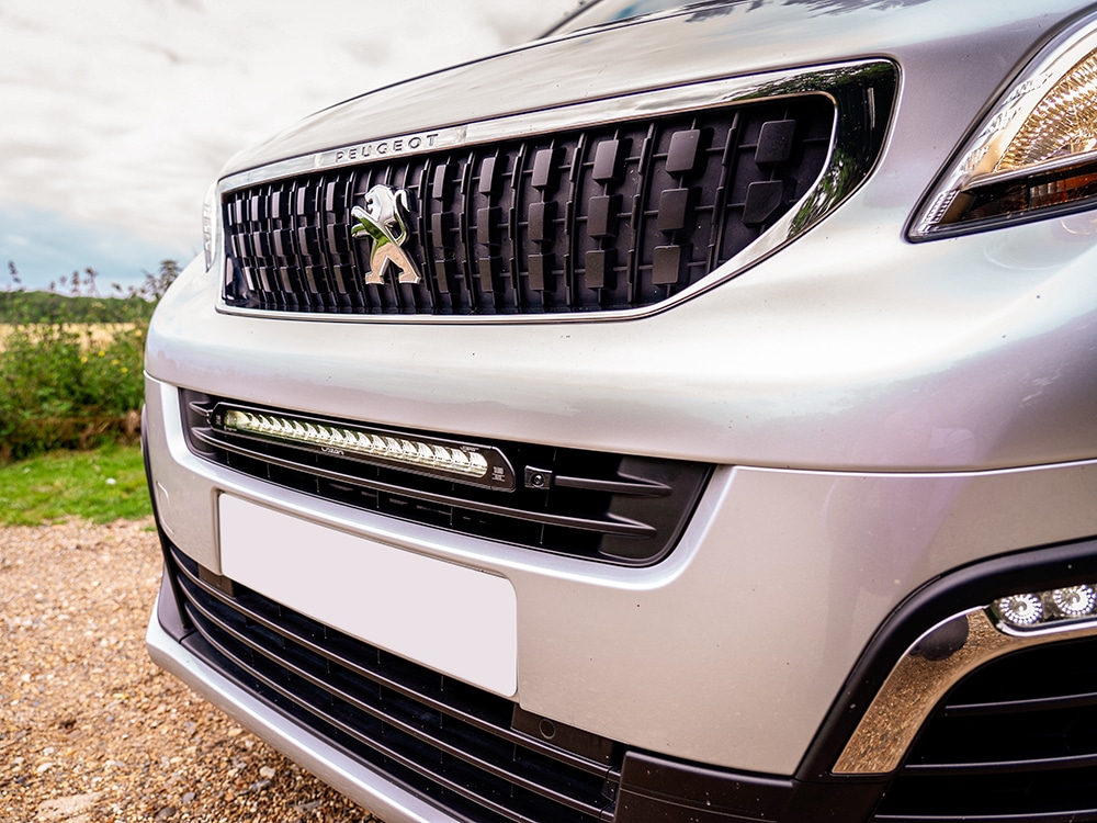 Peugeot Expert (2016+) - Sada pro osvětlení do mřížky chladiče