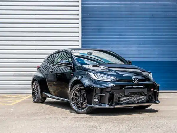 Toyota Yaris GR - Sada do mřížky nárazníku