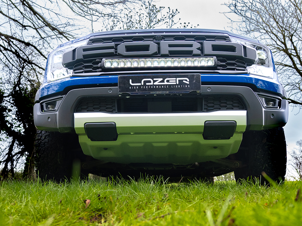 Ford Ranger Raptor (2023+) - přídavný světlomet Triple-R 16 do mřížky chladiče