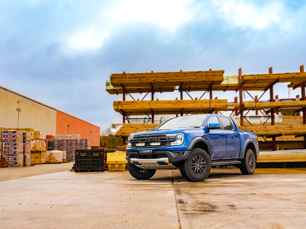 Ford Ranger Raptor (2023+) - přídavné světlomety Triple R 850 do mřížky chladiče