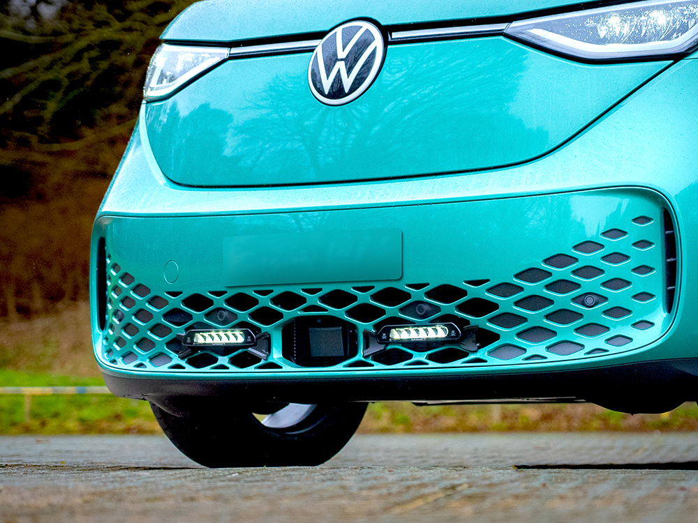 VW ID BUZZ - přídavná LED světla Linear-6 do mřížky nárazníku