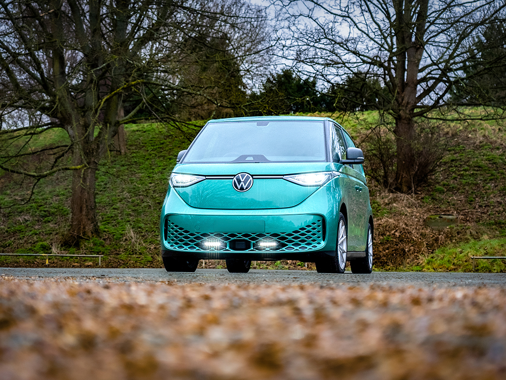 VW ID BUZZ - přídavná LED světla Linear-6 do mřížky nárazníku
