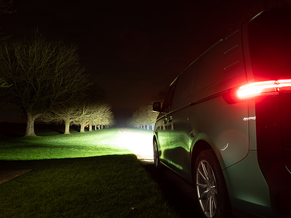 VW ID BUZZ - přídavná LED světla Linear-6 do mřížky nárazníku