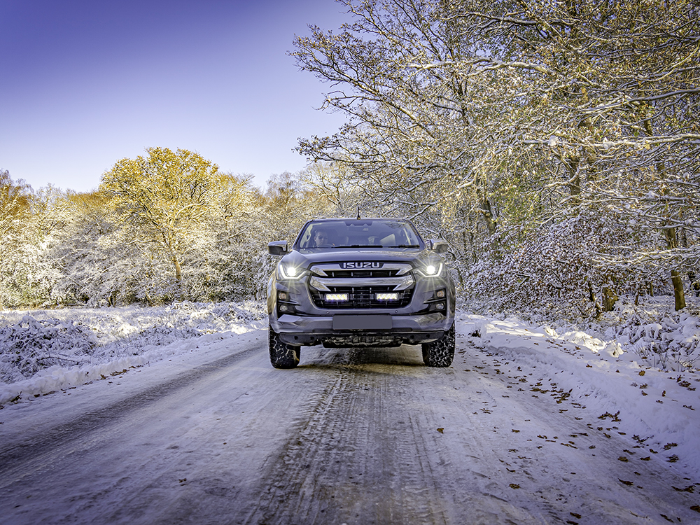 Isuzu D-Max (2021-2023) - Triple-R 750 do mřížky chladiče