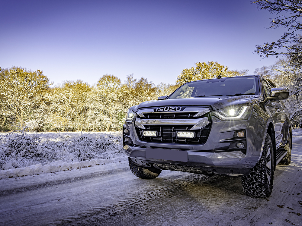 Isuzu D-Max (2021-2023) - Triple-R 750 do mřížky chladiče