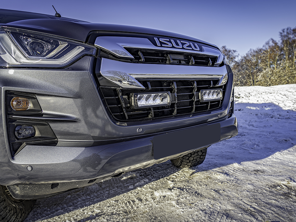Isuzu D-Max (2021-2023) - Triple-R 750 do mřížky chladiče