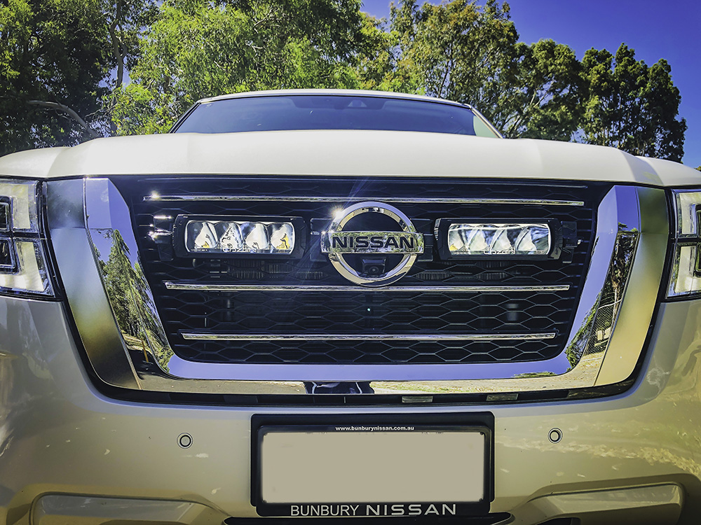 Nissan Patrol Y62 (5. řada) - Triple-R 750 do mřížky chladiče