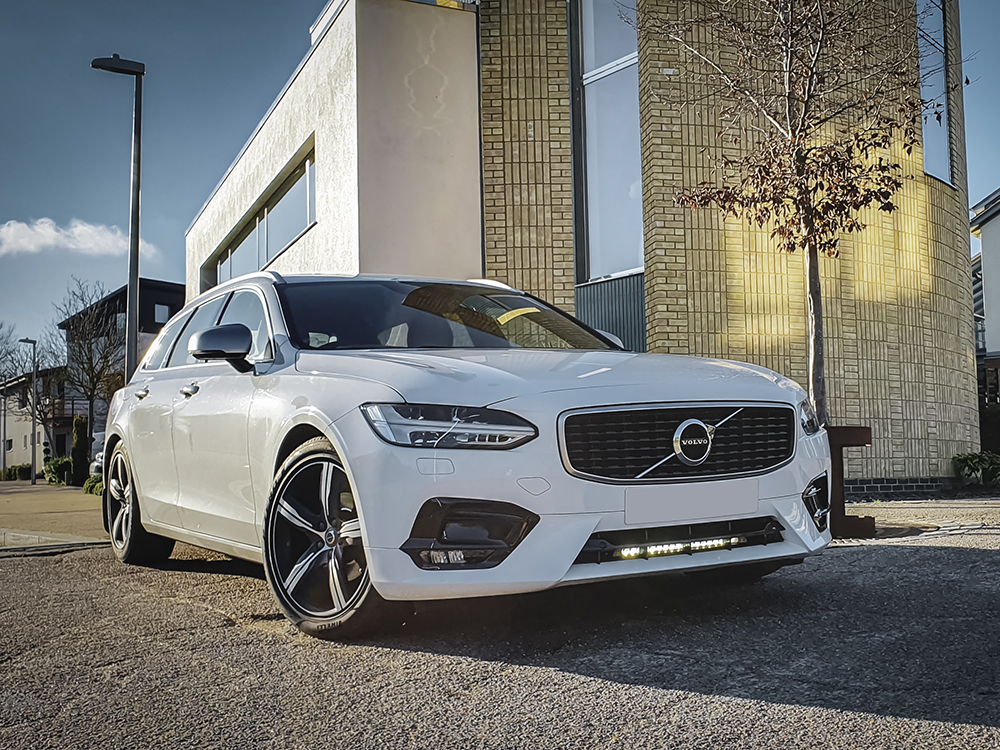 VOLVO V90/S90 (2016+) - světla Linear-18 do nárazníku