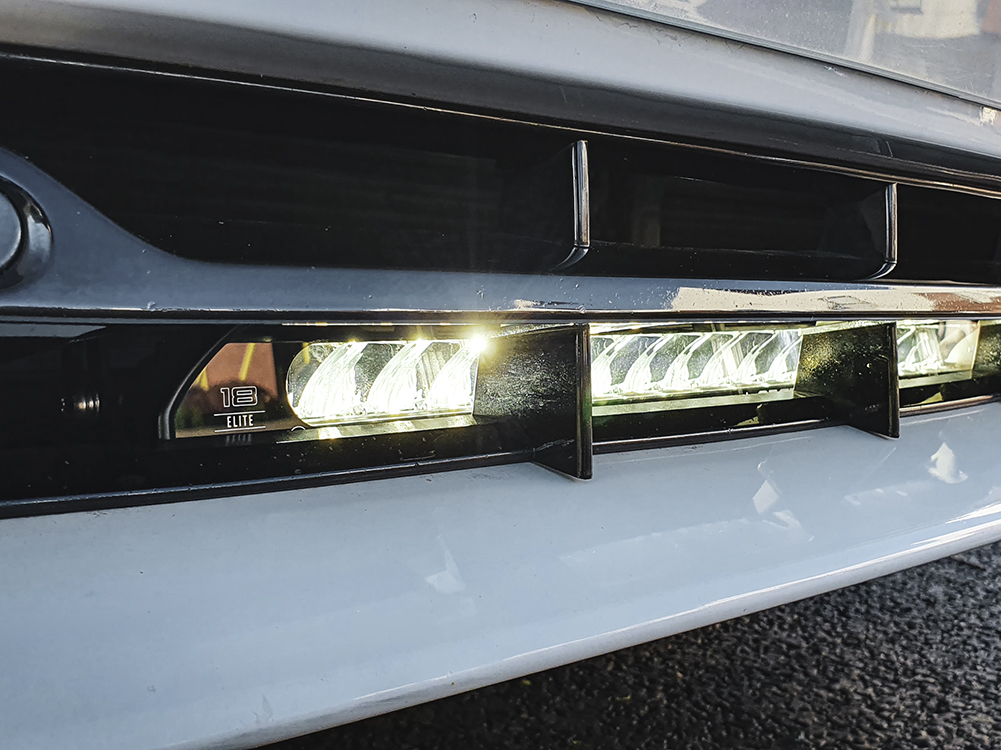VOLVO V90/S90 (2016+) - světla Linear-18 do nárazníku
