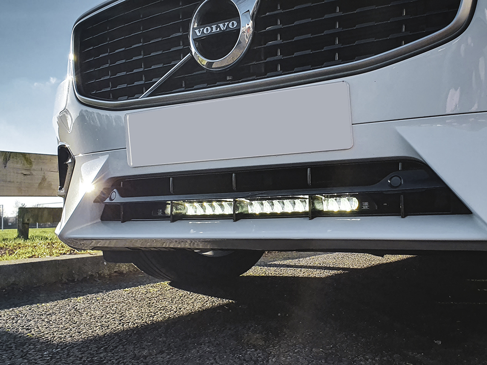 VOLVO V90/S90 (2016+) - světla Linear-18 do nárazníku