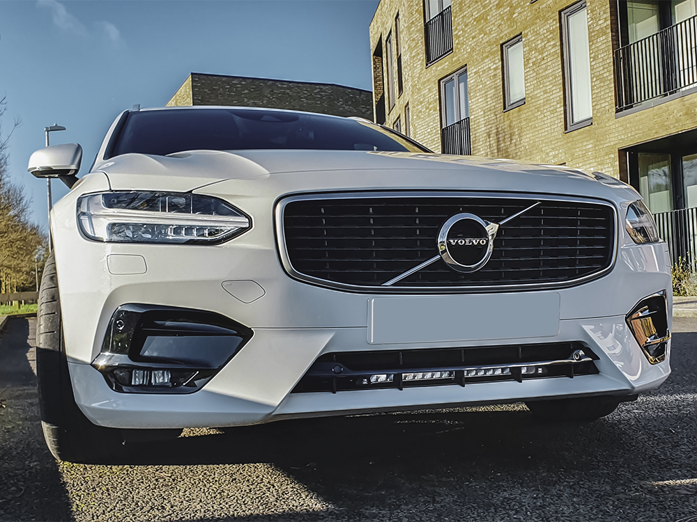 VOLVO V90/S90 (2016+) - světla Linear-18 do nárazníku