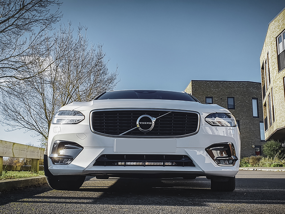 VOLVO V90/S90 (2016+) - světla Linear-18 do nárazníku