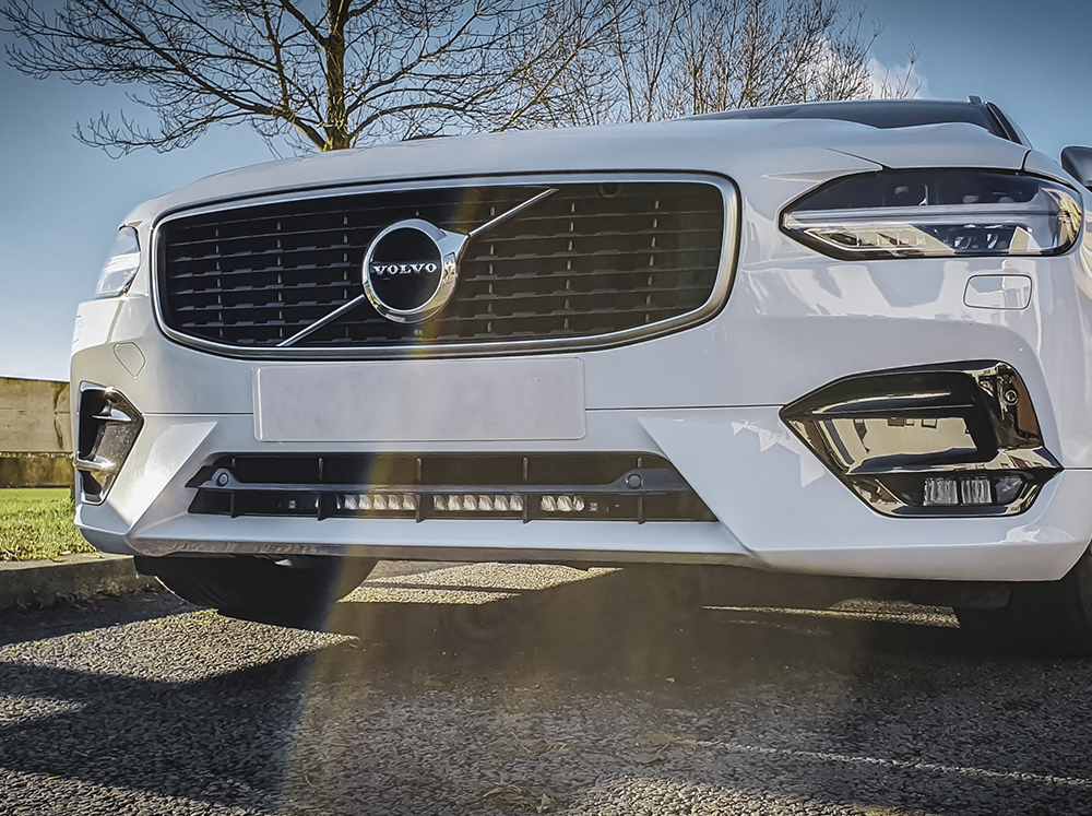 VOLVO V90/S90 (2016+) - světla Linear-18 do nárazníku