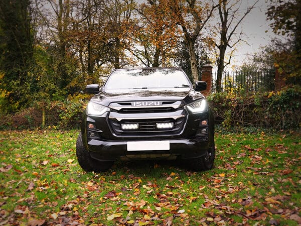 Lazer Lamps - Isuzu D-Max (2023+) - sada do mřížky chladiče na gorallygo.com