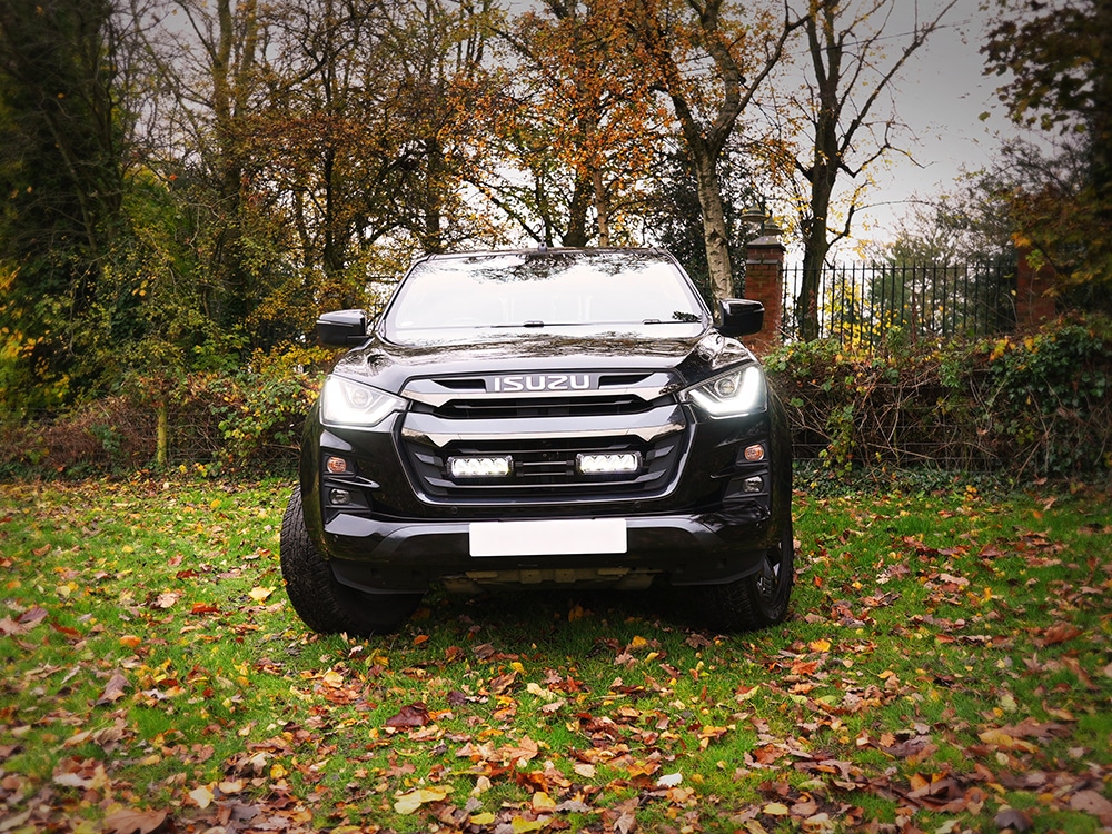 Isuzu D-Max_2023_Grille Kit_01_Web Lazer Lamps - Isuzu D-Max (2023+) - sada do mřížky chladiče na gorallygo.com