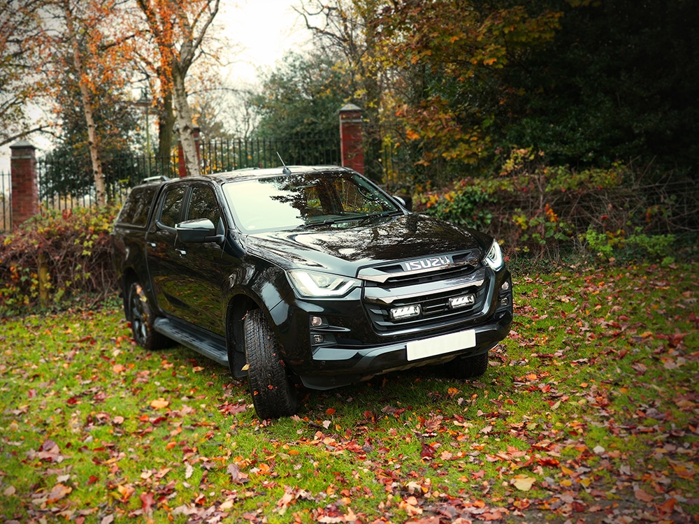 Lazer Lamps - Isuzu D-Max (2023+) - sada do mřížky chladiče na gorallygo.com