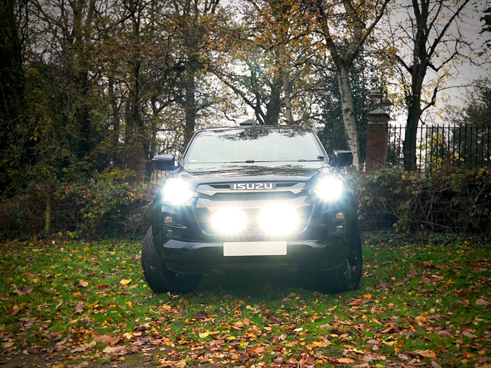 Lazer Lamps - Isuzu D-Max (2023+) - sada do mřížky chladiče na gorallygo.com