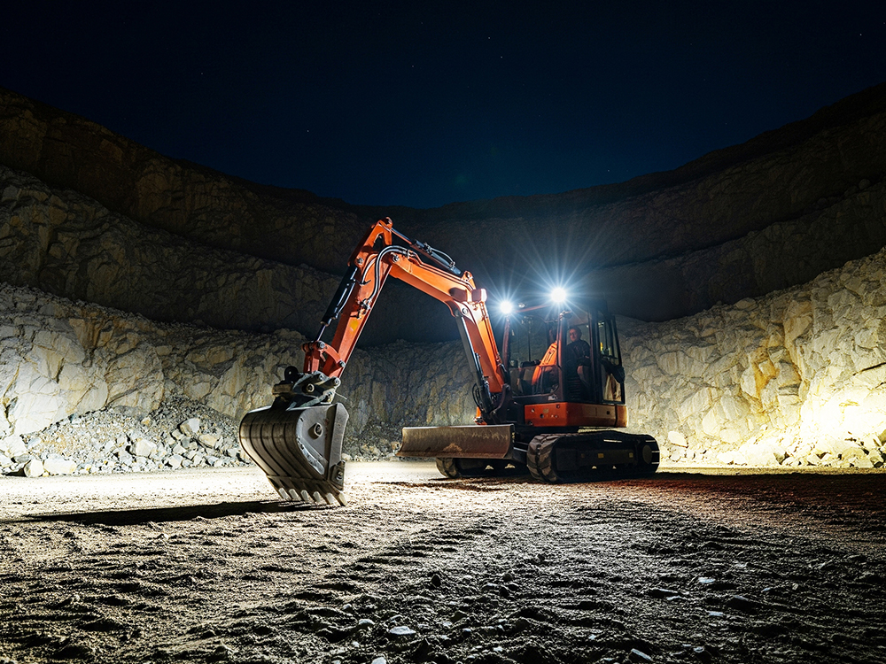 Minibagr s pracovním osvětlením Lazer Utility Series