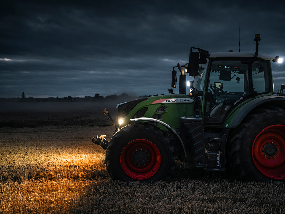 Traktor za tmy s osvětlením Lazer Lamps